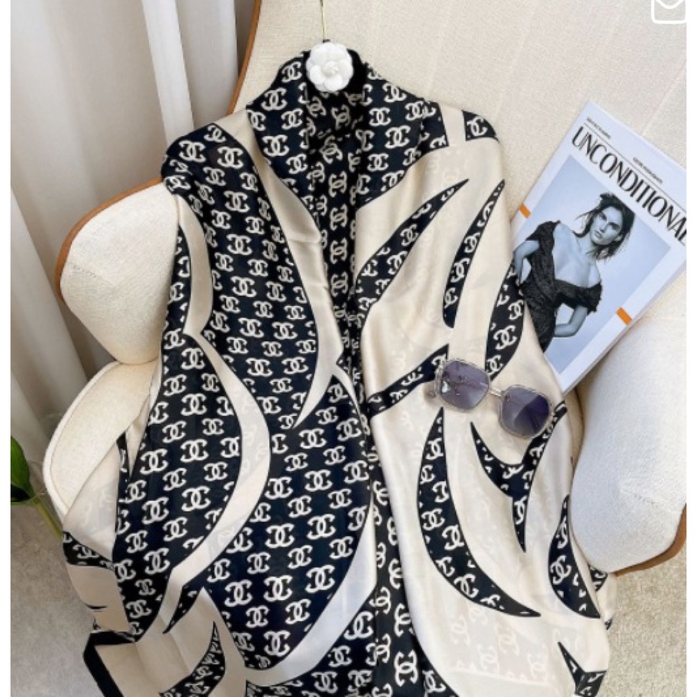 WOMEN’S STYLISH FASHION SILKY LONG SCARF